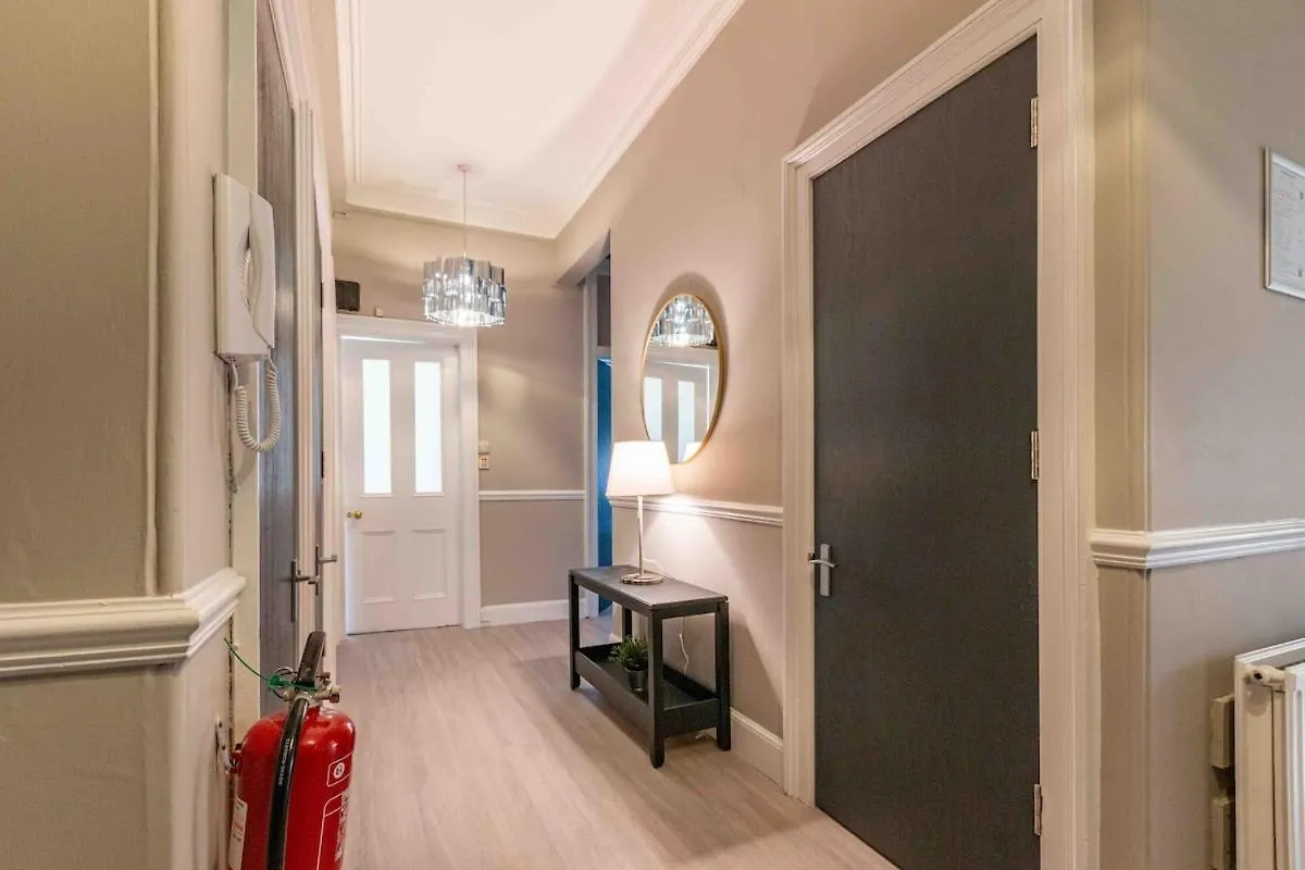 Spacious 3 Bed Home In Marchmont Edinburgh 0*,  United Kingdom