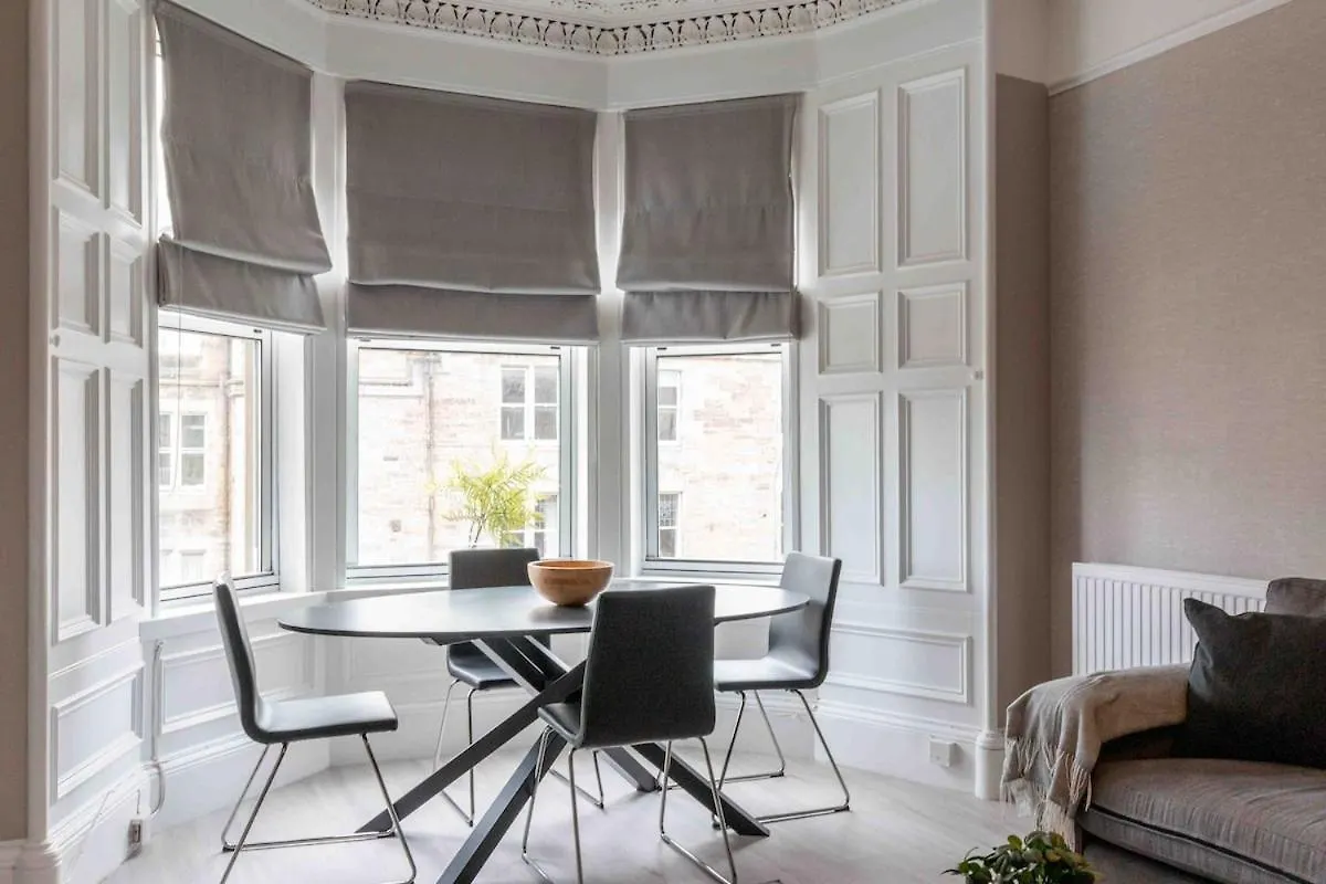 Spacious 3 Bed Home In Marchmont Edinburgh 0*,  United Kingdom